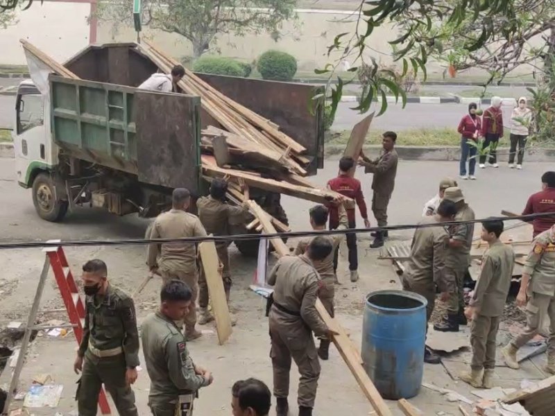Satpol PP Merangin Bersama Pemkab Tingkatkan Ketertiban dan Keindahan Kota Bangko